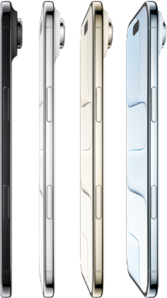 iPhone Air mostrati di lato in tutti e quattro i colori disponibili: celeste, oro chiaro, bianco nuvola, nero siderale; profilo sottilissimo; sistema con fotocamera Fusion; tasti: tasto laterale e tasto del Controllo fotocamera